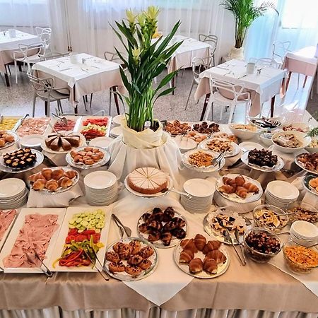 Hotel Bristol Lignano Sabbiadoro Eksteriør billede