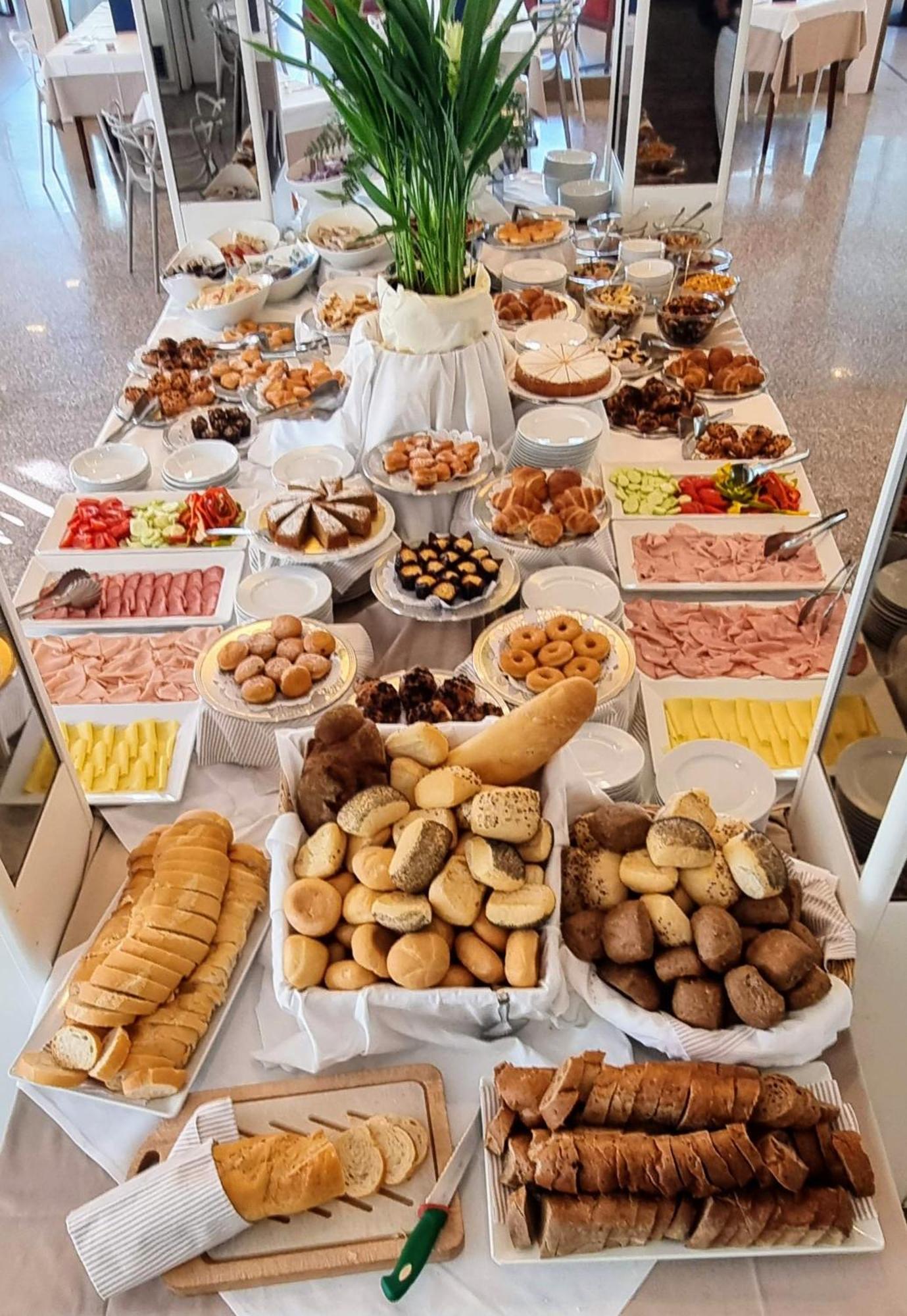 Hotel Bristol Lignano Sabbiadoro Eksteriør billede