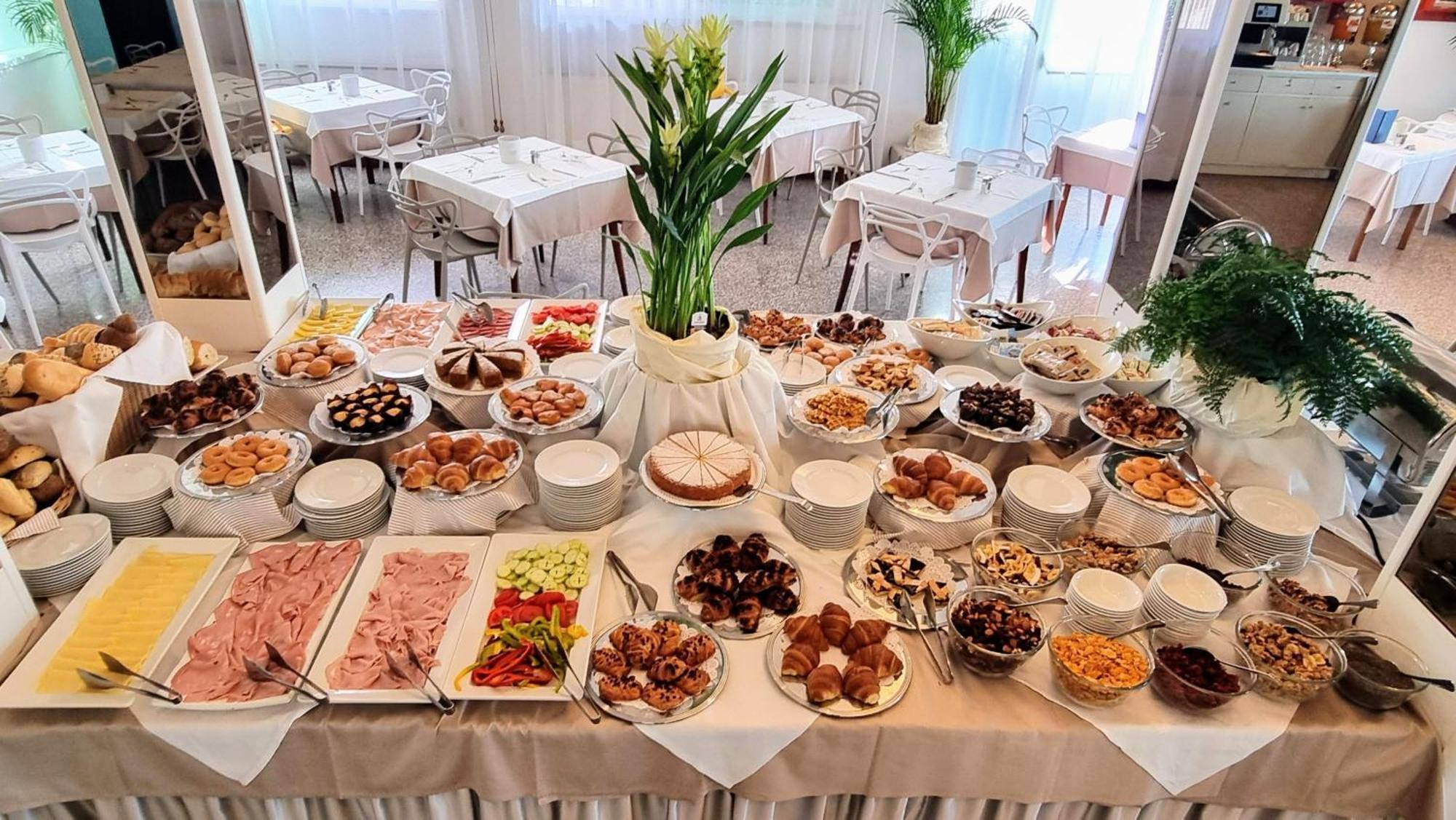 Hotel Bristol Lignano Sabbiadoro Eksteriør billede