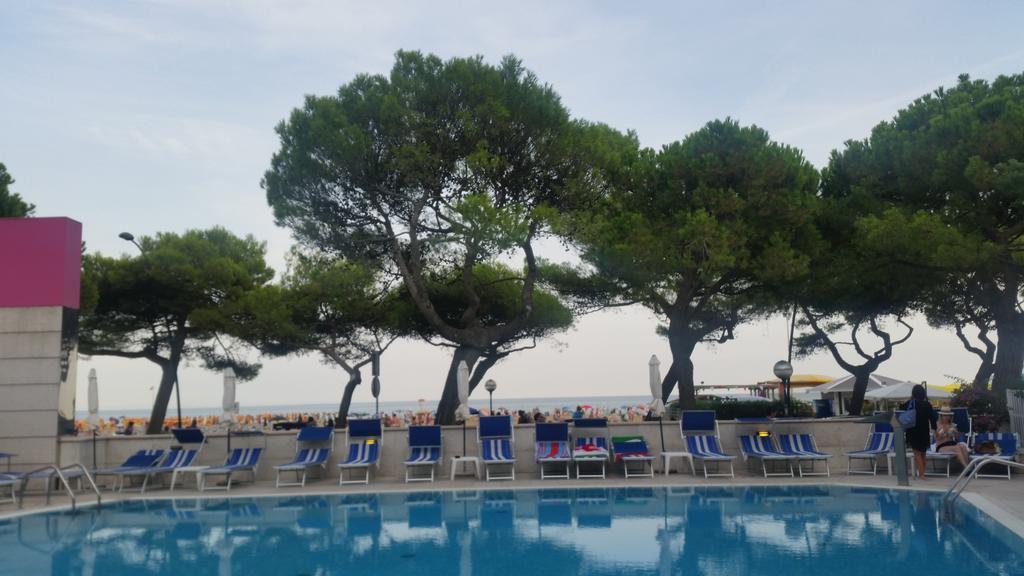 Hotel Bristol Lignano Sabbiadoro Eksteriør billede