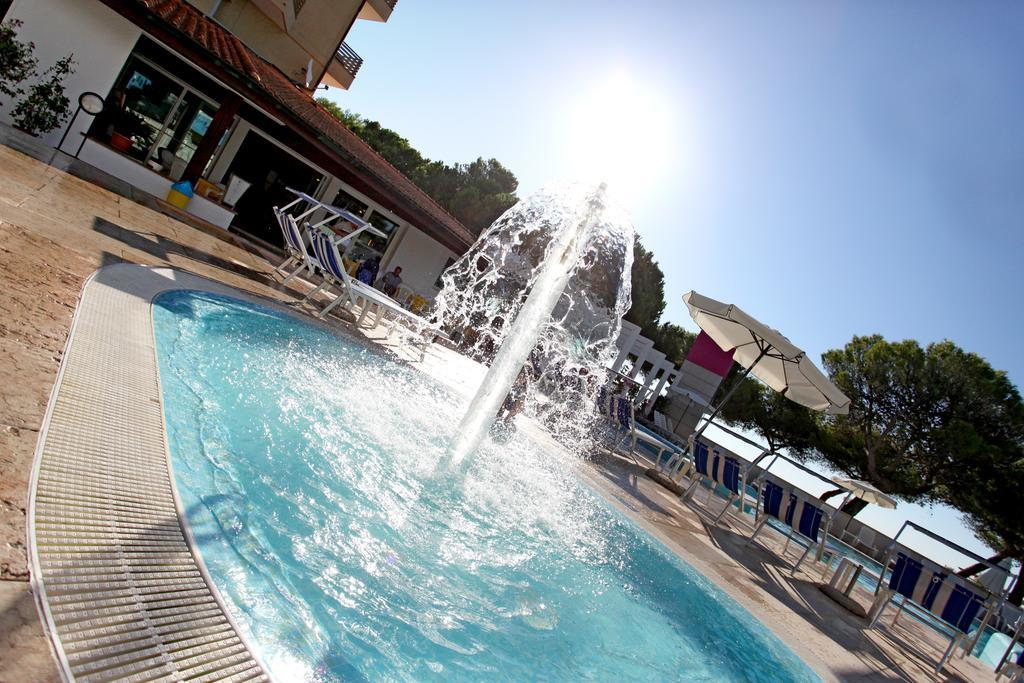 Hotel Bristol Lignano Sabbiadoro Eksteriør billede