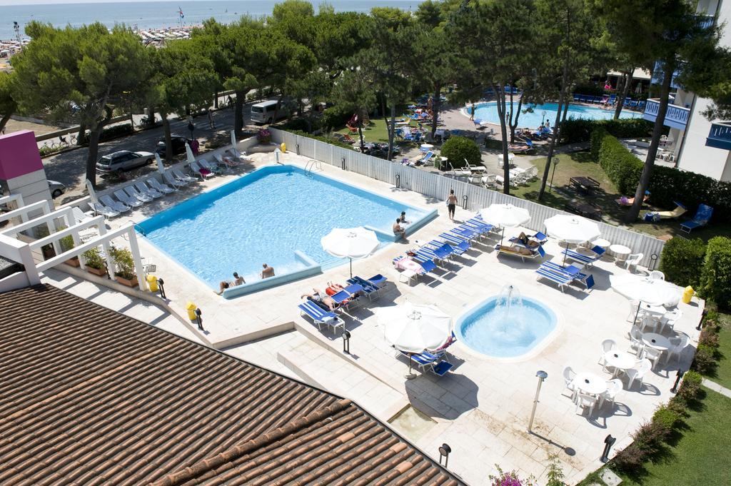 Hotel Bristol Lignano Sabbiadoro Eksteriør billede