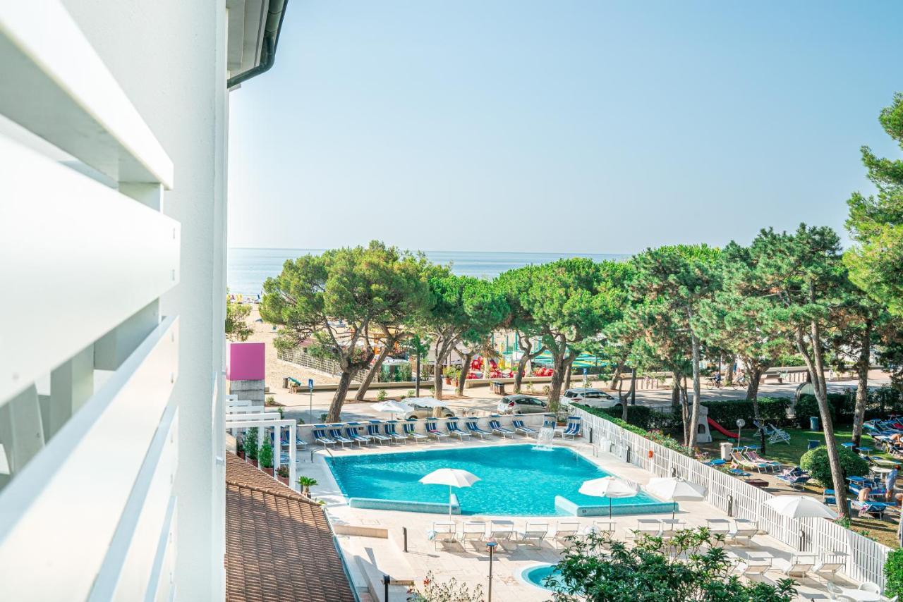 Hotel Bristol Lignano Sabbiadoro Eksteriør billede