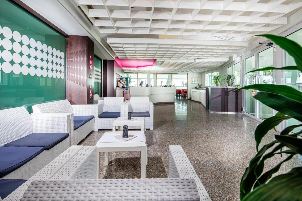 Hotel Bristol Lignano Sabbiadoro Eksteriør billede