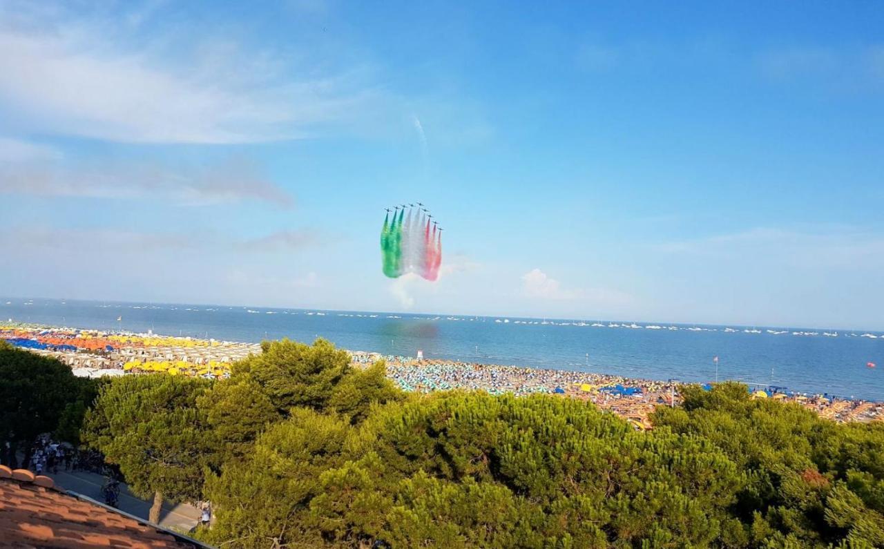 Hotel Bristol Lignano Sabbiadoro Eksteriør billede